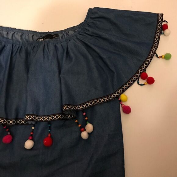 Bnwt INA Pompom Off Shoulder Chambray Crop Top - Picture 4 of 4